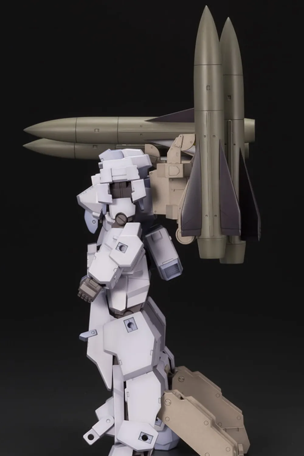 Rise of Gunpla Kotobukiya|Frame Arms^FRAME ARMS 1/100 : TYPE 32 MODEL 3 GOU-RAI WITH IMPROVED HAWK