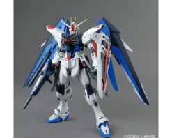 Rise of Gunpla Gundam Seed Destiny|Gundam Seed^MG 1/100 FREEDOM GUNDAM VER 2.0 & KIRA YAMATO